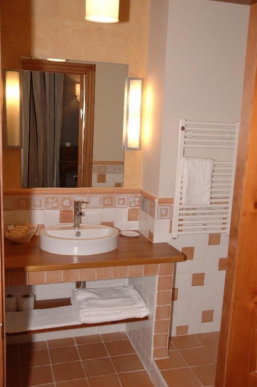 Hostal Casa Masip Ezcaray Exteriör bild
